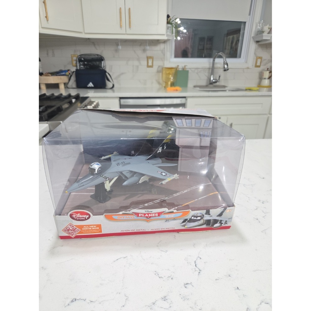 Disney Stores Planes Movie Bravo Deluxe Diecast Metal Jet Plane 9" New Rare